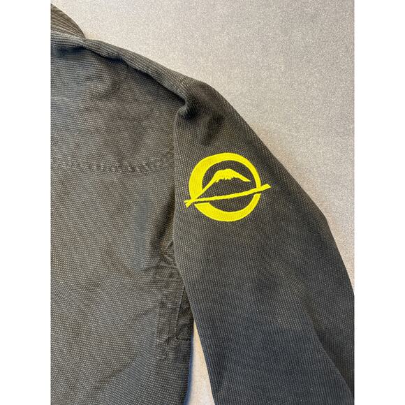 Submit Everyone Fuji jujutsu Gi Black with Yellow Accents, Size “W1” - Picture 12 of 12